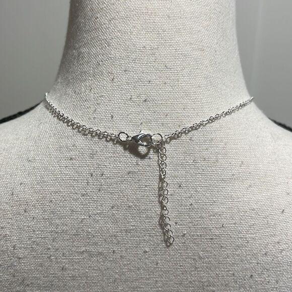NWOT 2 1/2 Magnetic heart pendants with chains - Picture 4 of 4